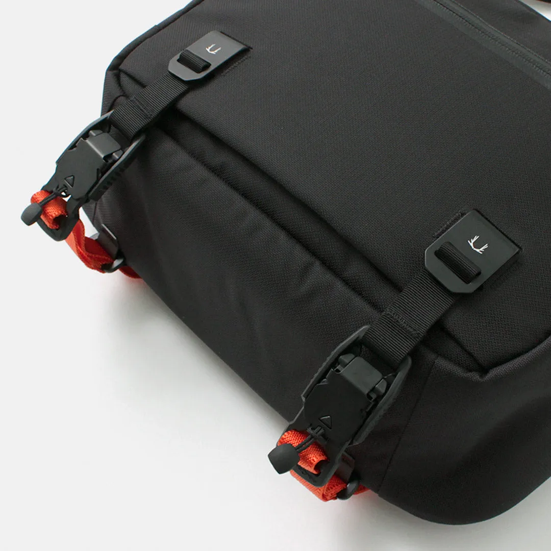 BLACK EMBER / V-Buckle Compression Strap