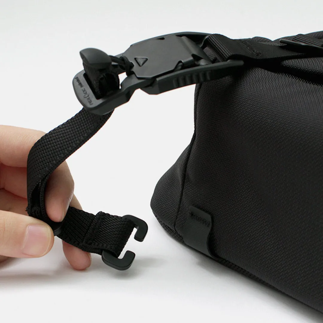 BLACK EMBER / V-Buckle Compression Strap