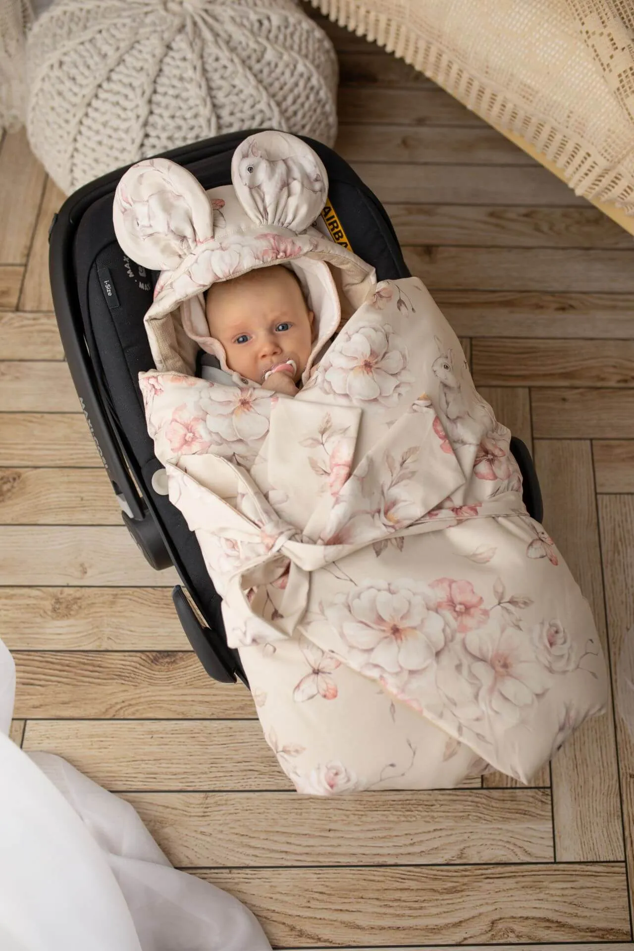 Car Seat Blanket - Velvet & Cotton - Pastel Meadow with Beige Velvet